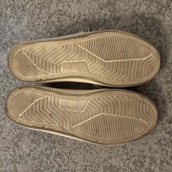 Women’s Cariuma low top sneaker size 7 - Picture 4 of 4